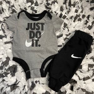 NIKE Bodysuit 2PC Set